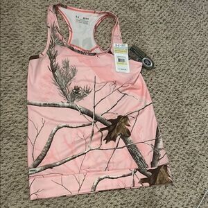 NWT Under Armour medium Pink Camo Tank Top  E